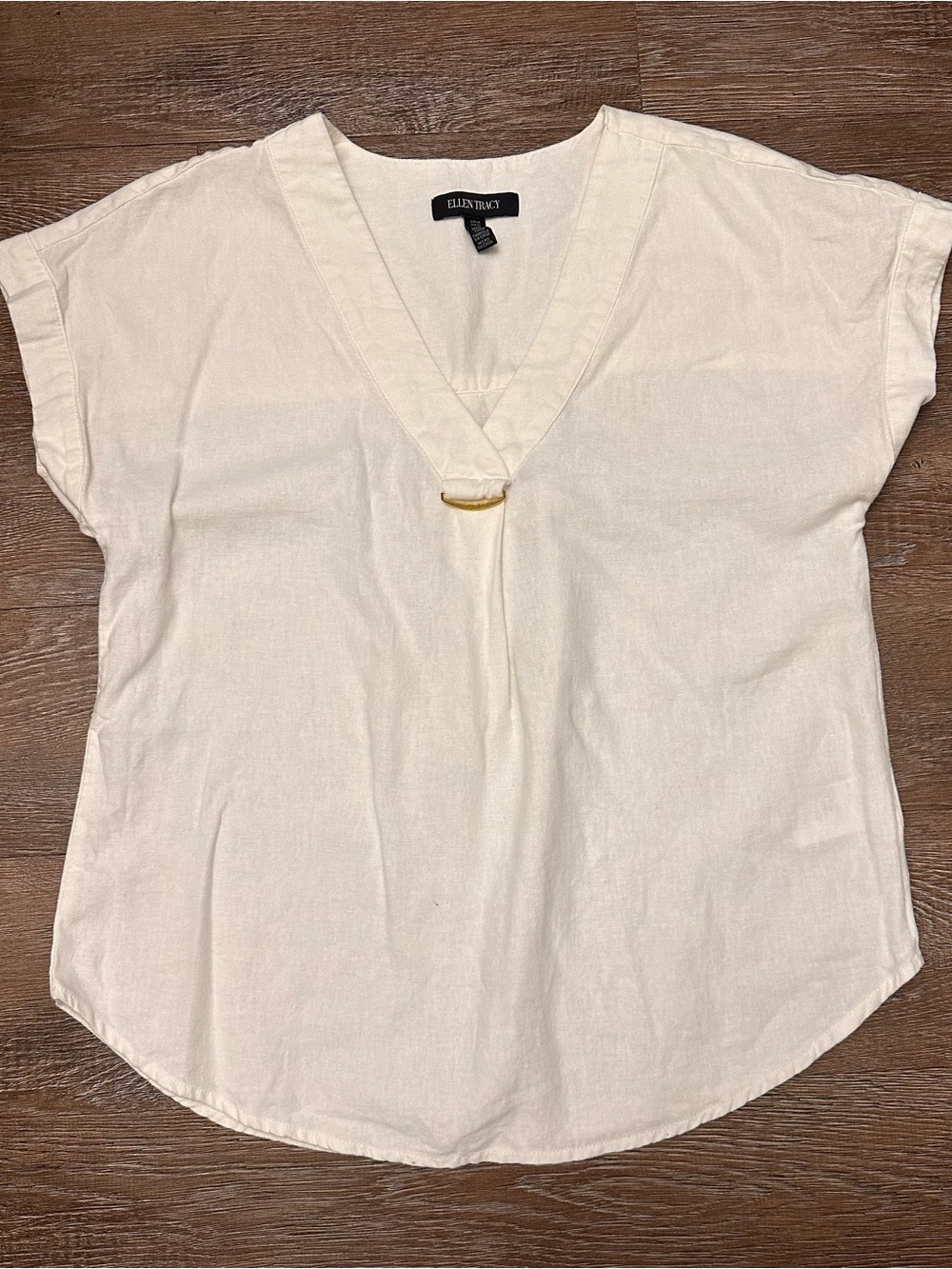 Ellen Tracy Cream V‑Neck Short Sleeve Top